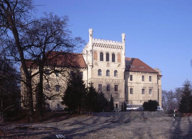 Zamek w Książu Wielkim: Fascynująca historia i tajemnice architektury