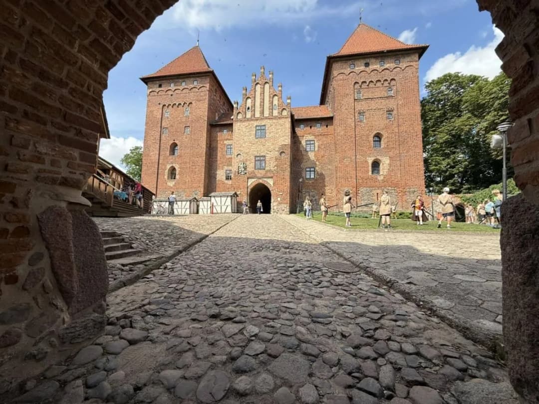 Zamek krzyżacki w Nidzicy – historia, architektura i atrakcje turystyczne