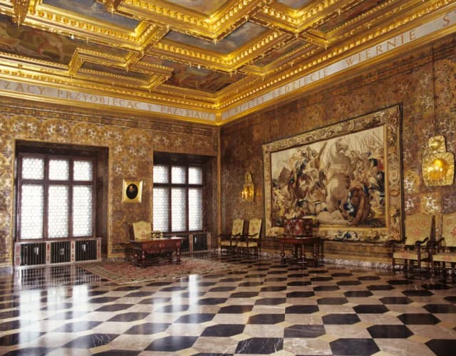 Zamek Wawelski w Krakowie - historia, tajemnice i atrakcje turystyczne