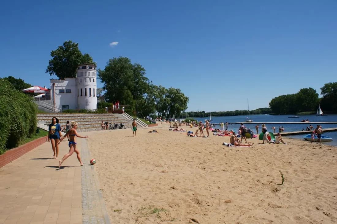 Jezioro Chełmżyńskie: Tajemnice, atrakcje i najlepsze miejsca na wypoczynek