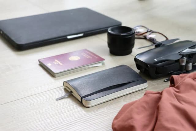 Co zabrać do hotelu? Niezbędne rzeczy na komfortowy pobyt