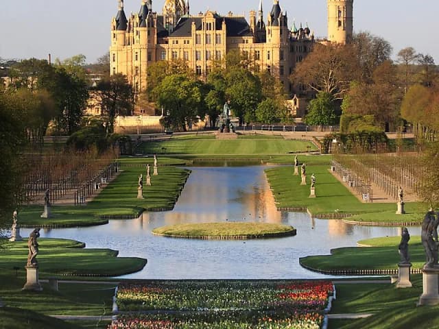 Zamek w Schwerinie: Fascynująca historia i niezwykła architektura