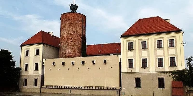 Zamek w Głogowie: Odkryj historię i tajemnice tej niezwykłej budowli