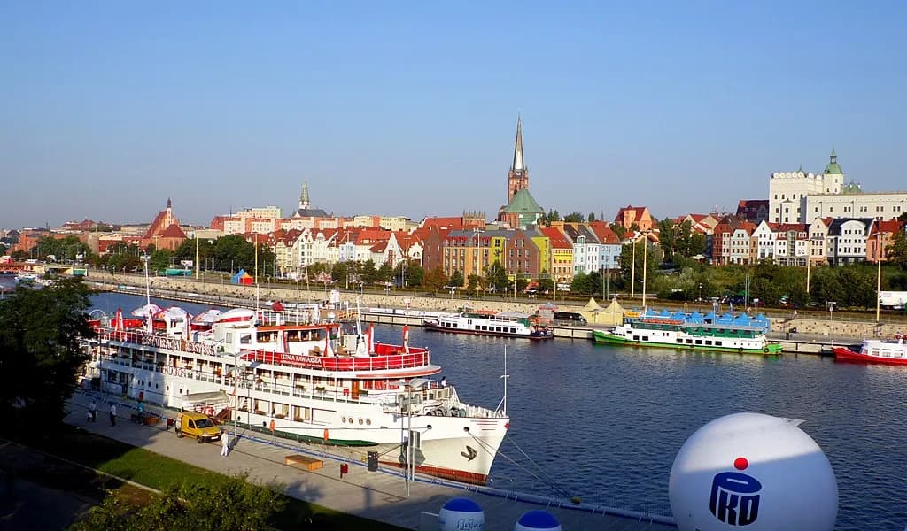 Szczecin: miasto nad Odrą i jeziorem Dąbie pełne ukrytych skarbów