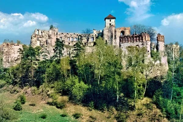 Zamek Tenczyn w Rudnie: Historia, tajemnice i atrakcje turystyczne
