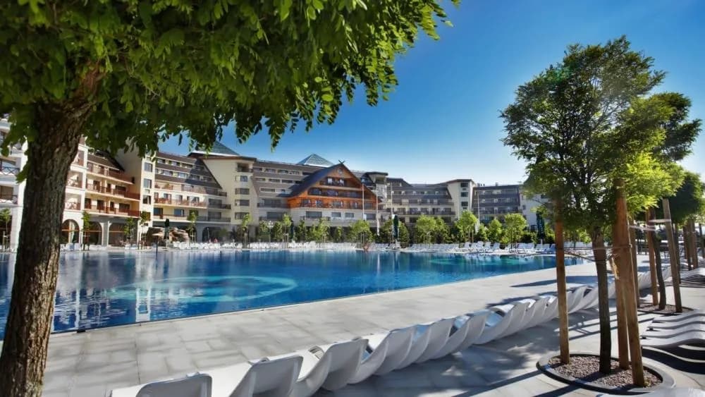Kiedy powstał hotel Gołębiewski w Karpaczu? Historia i wyzwania
