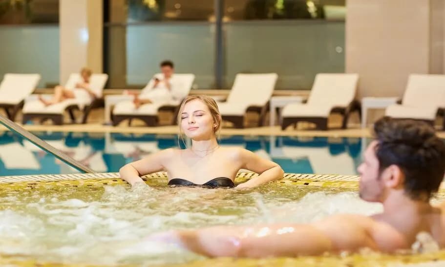 Czym się różni hotel od hostelu? Kluczowe różnice, które musisz znać