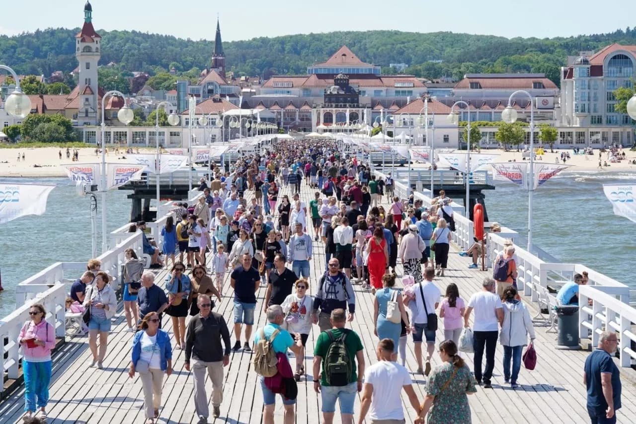 Najtańsze noclegi nad morzem – uniknij wysokich cen i oszczędzaj