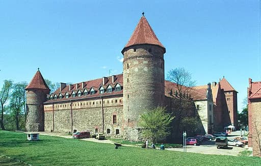 Zamek w Bytowie: fascynująca historia i tajemnice krzyżackiej twierdzy