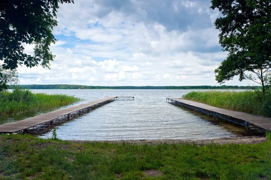 Jezioro w Boszkowie: Odkryj piękno, atrakcje i aktywności wodne