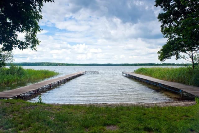 Jezioro w Boszkowie: Odkryj piękno, atrakcje i aktywności wodne