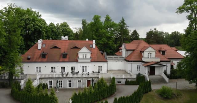 Złotopolscy dworek: historia, tajemnice i aktualny status nieruchomości