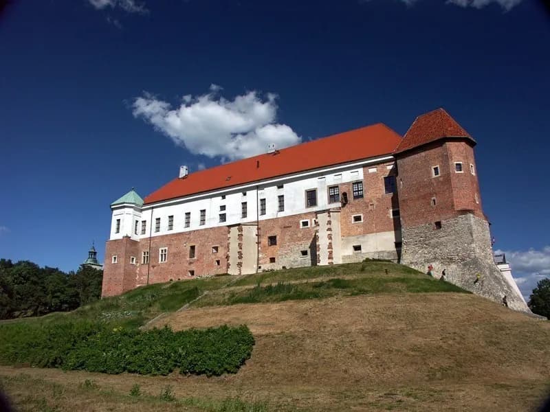 Zamek w Sandomierzu: Historia, architektura i tajemnice, które musisz poznać